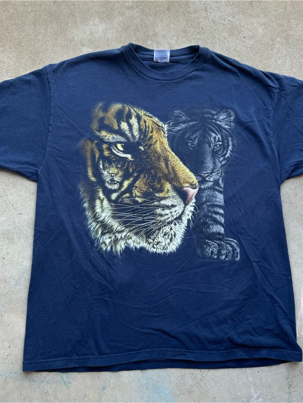 Vintage tiger graphic t shirt